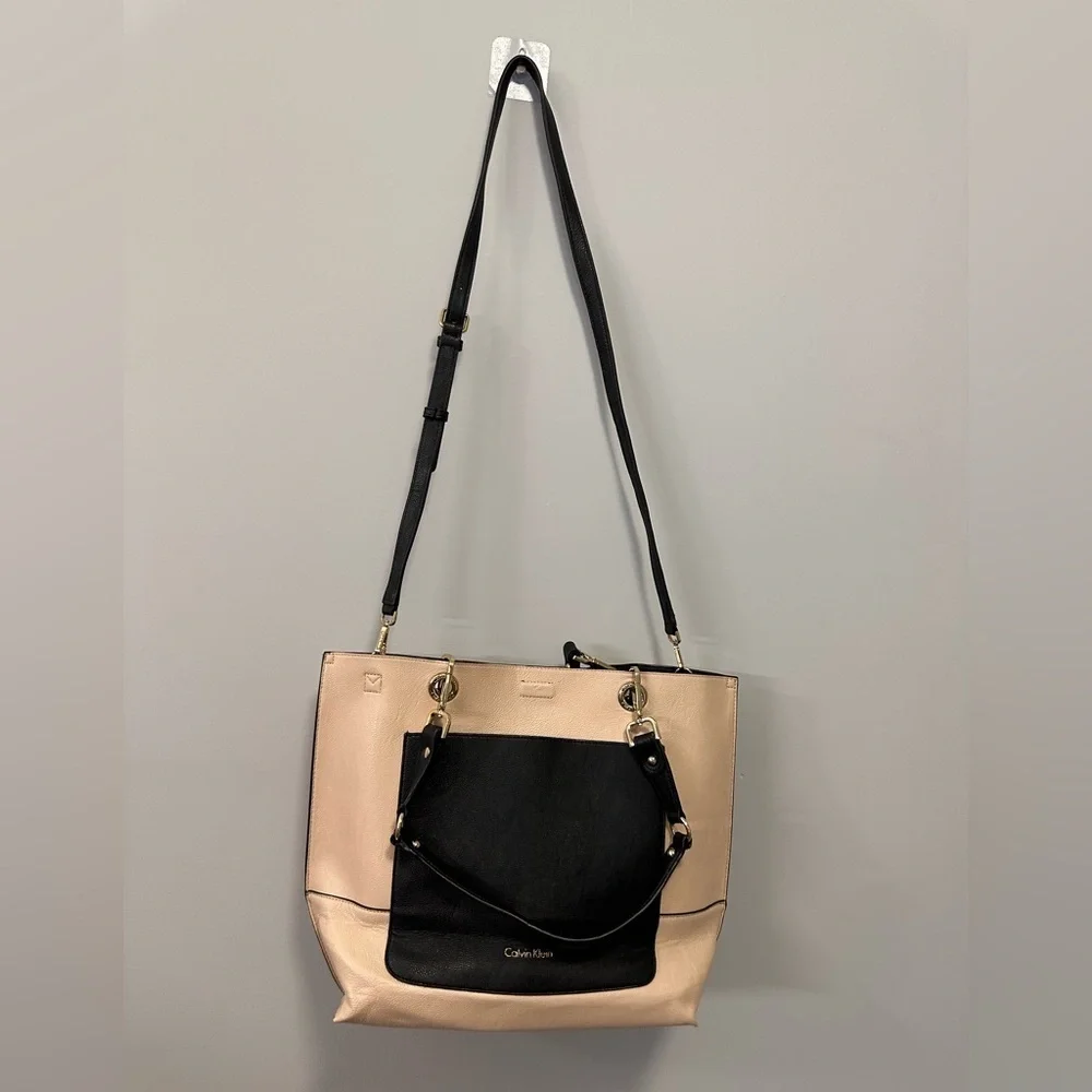 👜 Calvin Klein Purse – Black and Beige 👜